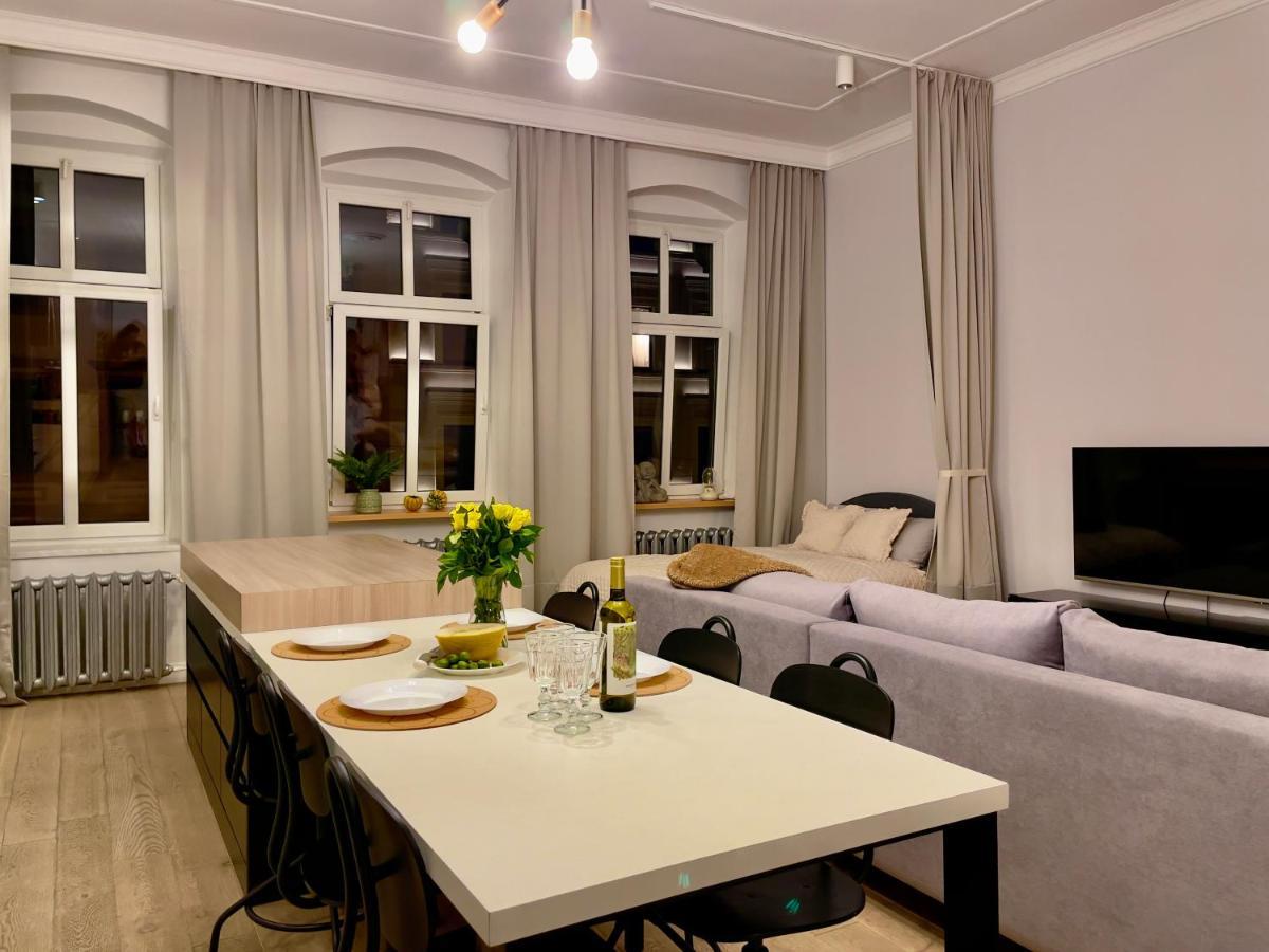 Spacious Apart In The Center- Main Square 300M Wroclaw Bagian luar foto