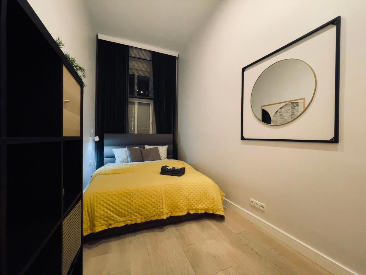 Spacious Apart In The Center- Main Square 300M Wroclaw Bagian luar foto